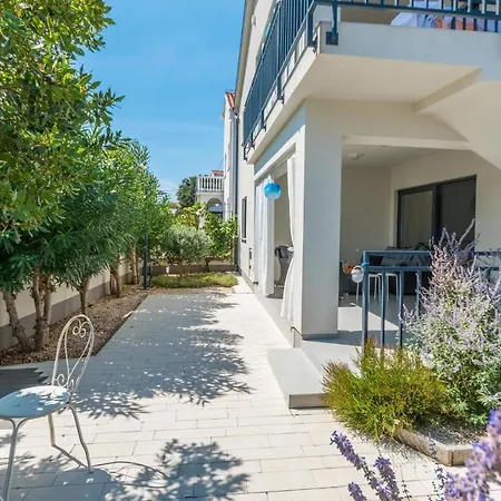 2 Bedroom Amazing In Apartment *