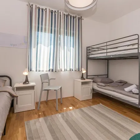 Apartamento 2 Bedroom Amazing In