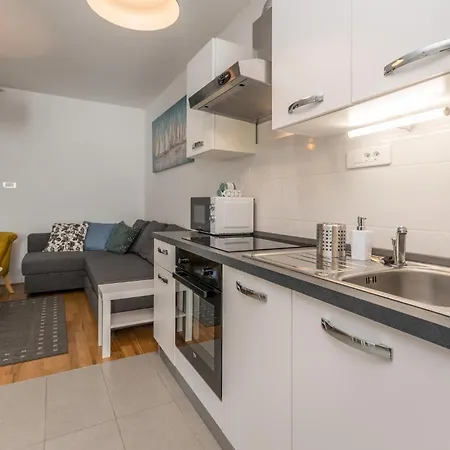2 Bedroom Amazing In Apartment Sukosan
