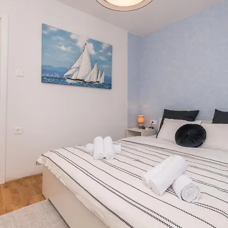 2 Bedroom Amazing In Apartment