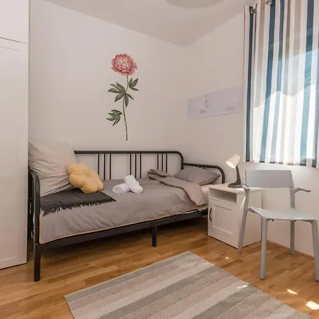 2 Bedroom Amazing In *