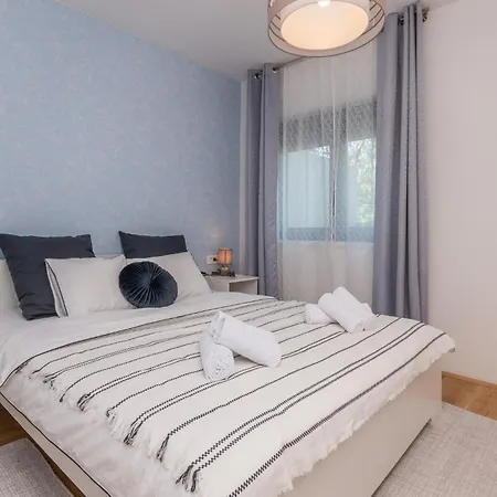 2 Bedroom Amazing In Apartment