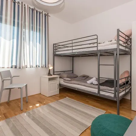 Apartment 2 Bedroom Amazing In