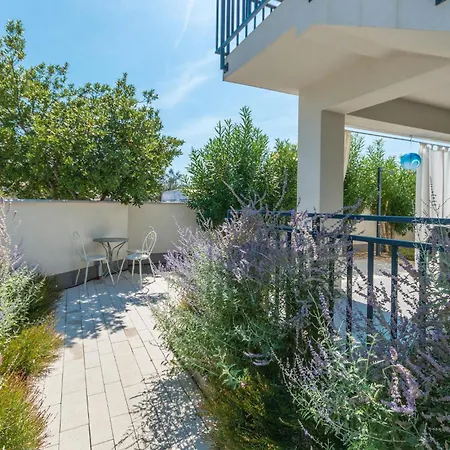 2 Bedroom Amazing In Apartment